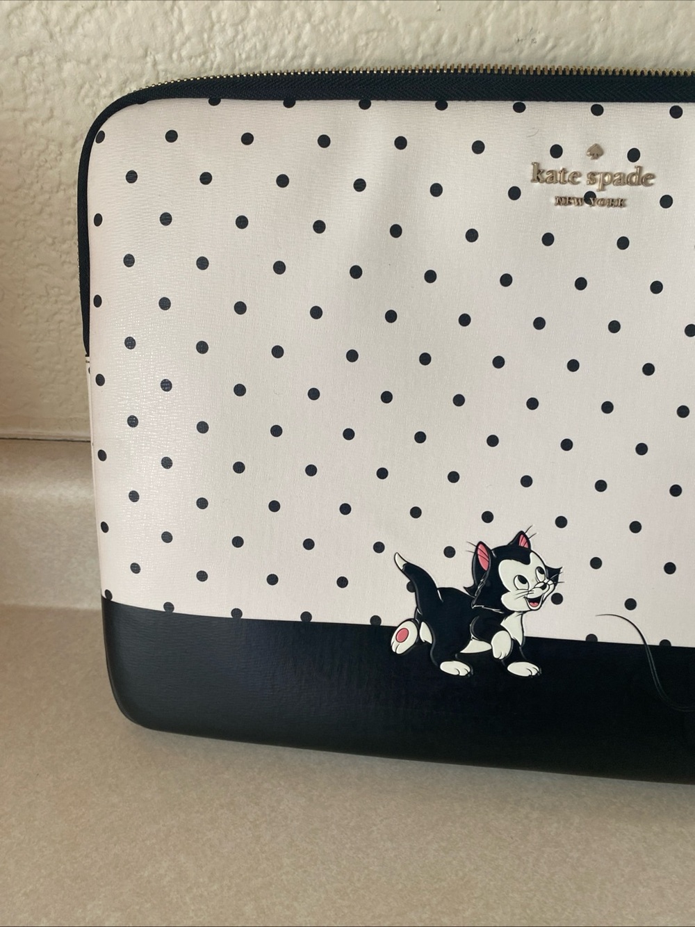 Kate Spade Disney Minnie Mouse Figaro Cat Laptop Sleeve Limited Edition - Picture 4 of 11